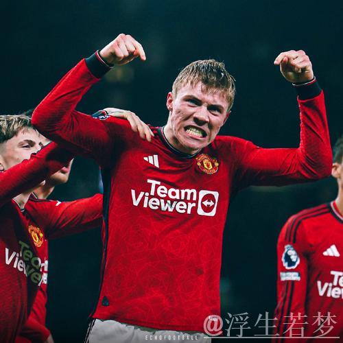 曼联2-0维拉锁定胜局！霍伊伦致大马丁染红 门将失误引争议